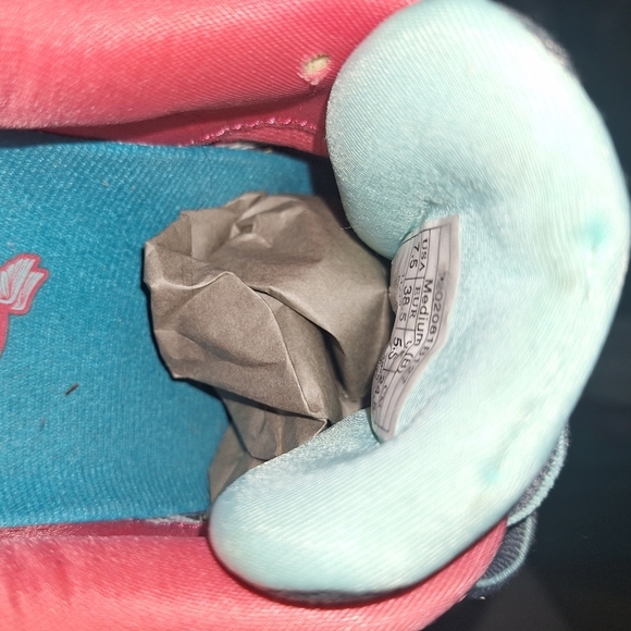 Brooks Ravenna 7 DNA Gray and Red Athletic Shoes In A Size 7.5. Pre-loved - Picture 13 of 13